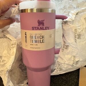 Stanley Pink Insulated Water Bottle for Dining New in Box